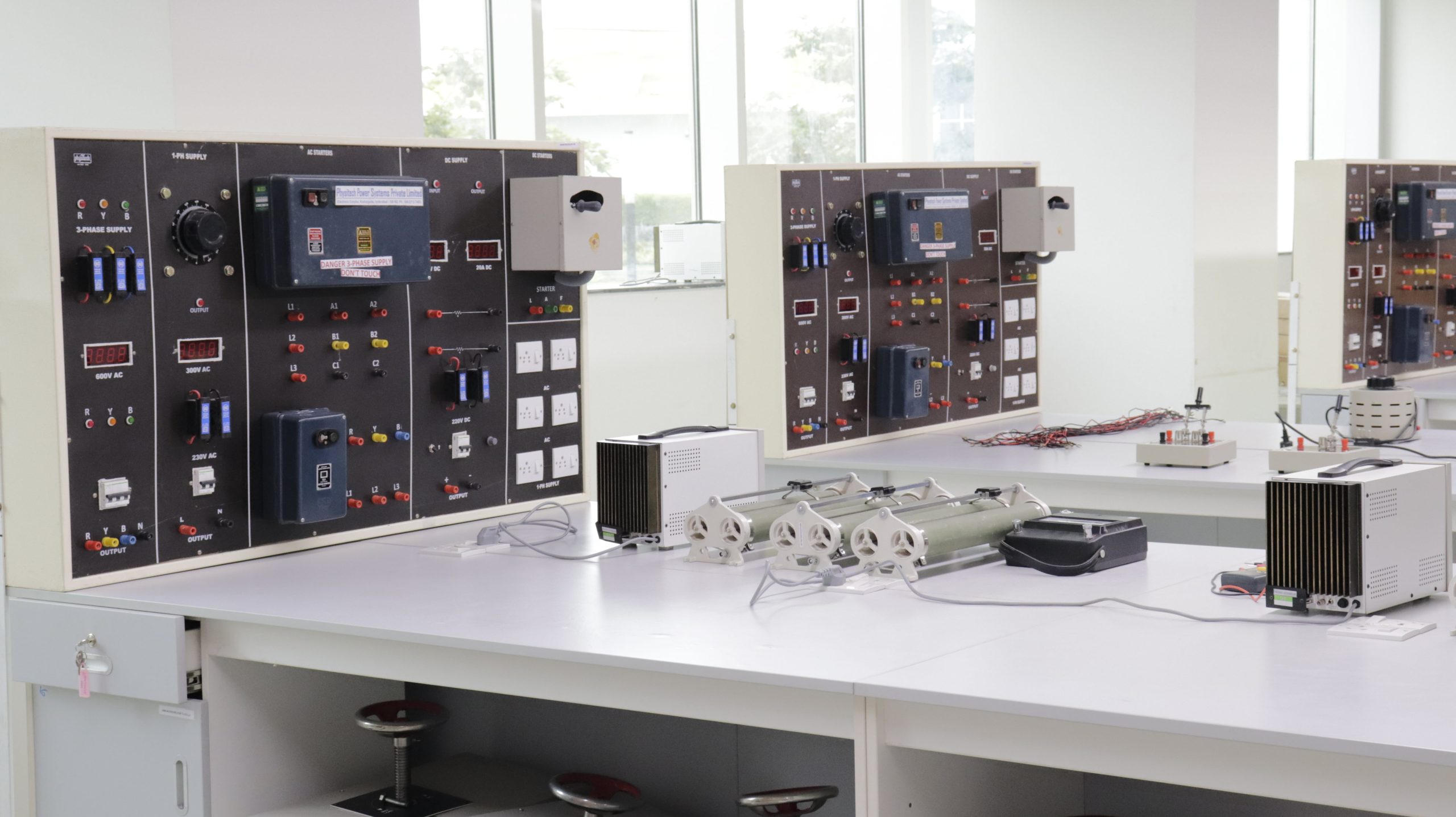 EEE LABORATORY SRM UNIVERSITY-AP