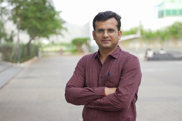 Dr Raghvendra