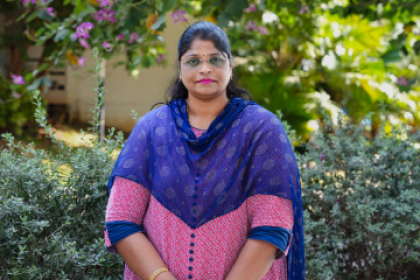 Dr Pavithra M R